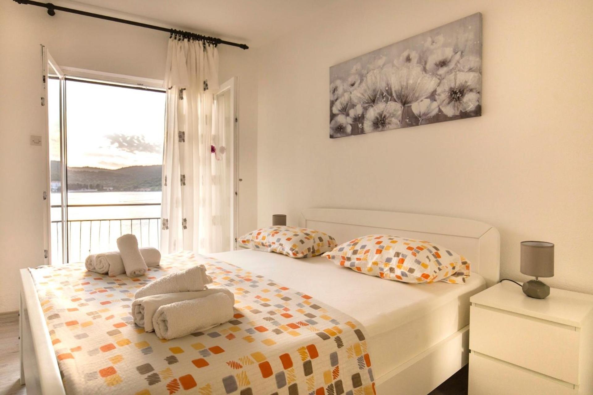 Apartment Apartments By The Sea Vis - 8525 Vis